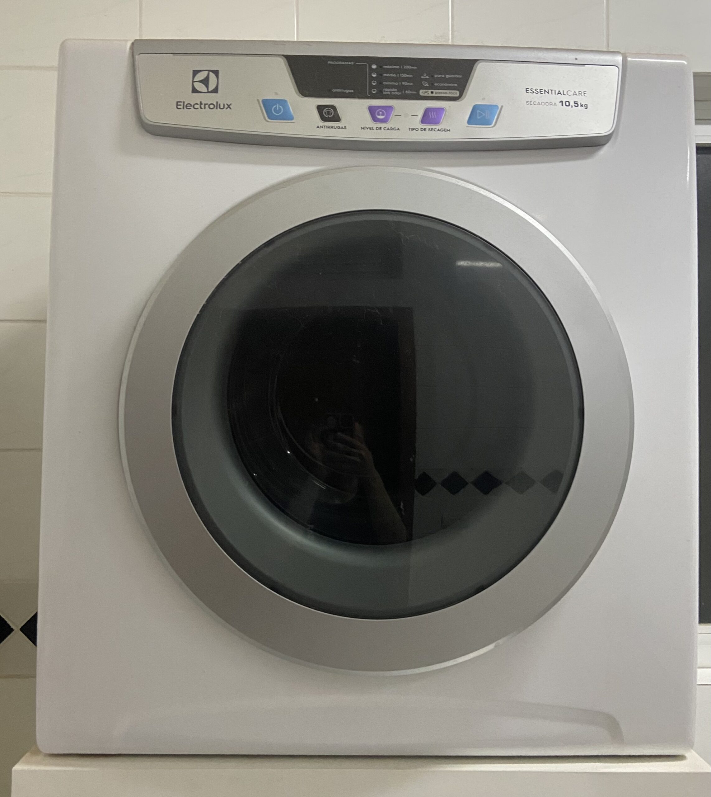 Secadora de roupas piso e parede Electrolux 11kg branca (precisa de reparo)